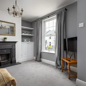 https://fairhaven-street-cheltenham.cardiffhotelswales.com