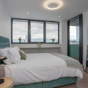 https://3-bdr-city-centre-penthouse-by-city-breaks.belfasthotelsireland.com